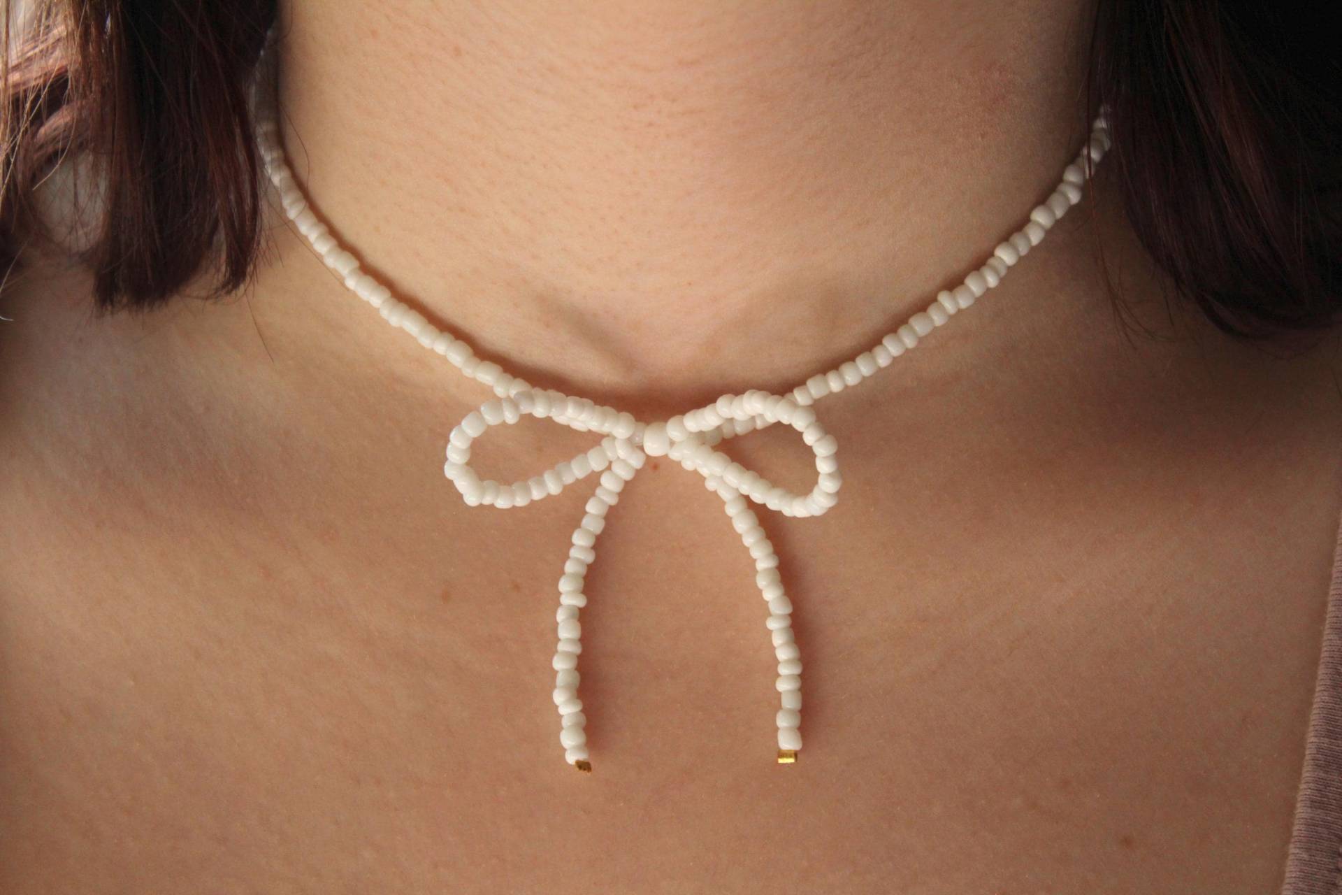 Perlen Schleife Handgemachte Bowknot Schmuck Trendy Niedliche Einzigartige Weiße Frühlings Kette Perlen Schleife Handgemachte Bowknot Schmuck Trendy Niedliche Einzigartige Weiße Frühlings Kette von JewelleryByFerns
