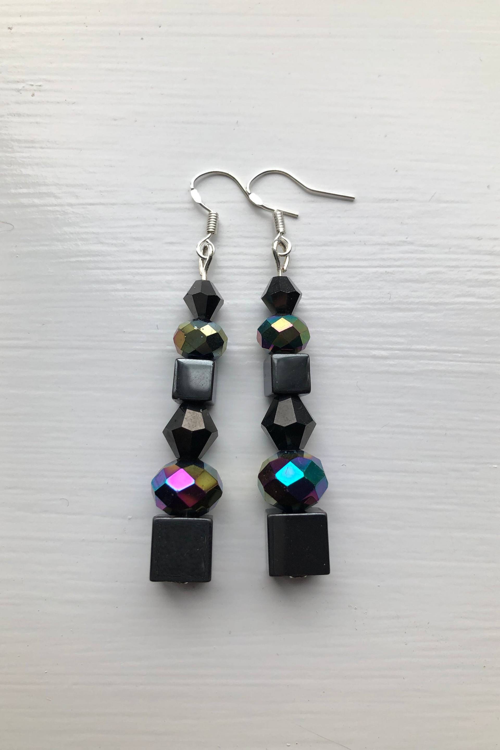 Gewürfelter Hämatit & Regenbogen Rondelle Hängeohrringe Sterling Silber Haken, Einzigartiges Design von JewelleryByJas