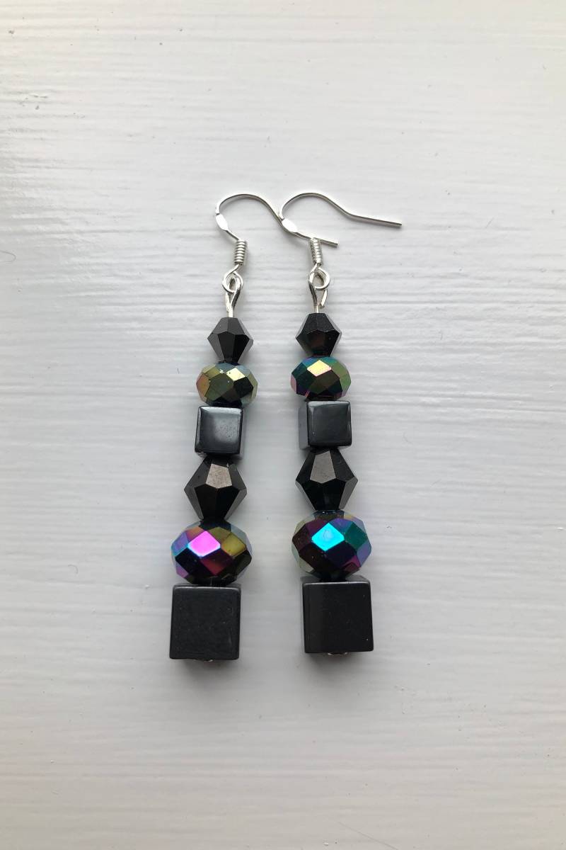 Gewürfelter Hämatit & Regenbogen Rondelle Hängeohrringe Sterling Silber Haken, Einzigartiges Design von JewelleryByJas