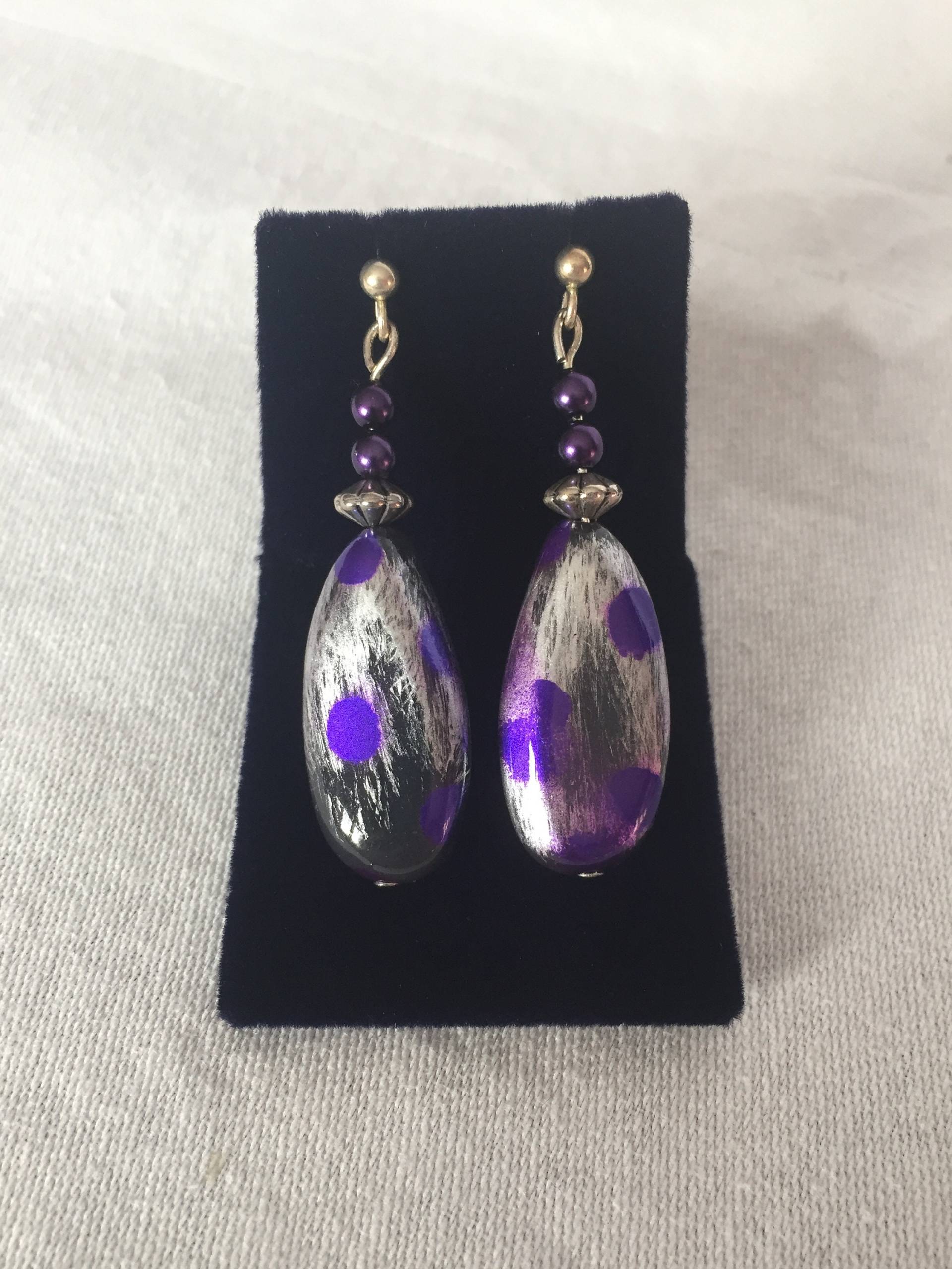 Lila/Grau Gefleckte Perlenohrringe, Einzelanfertigung, Uk Shop von JewelleryByJas