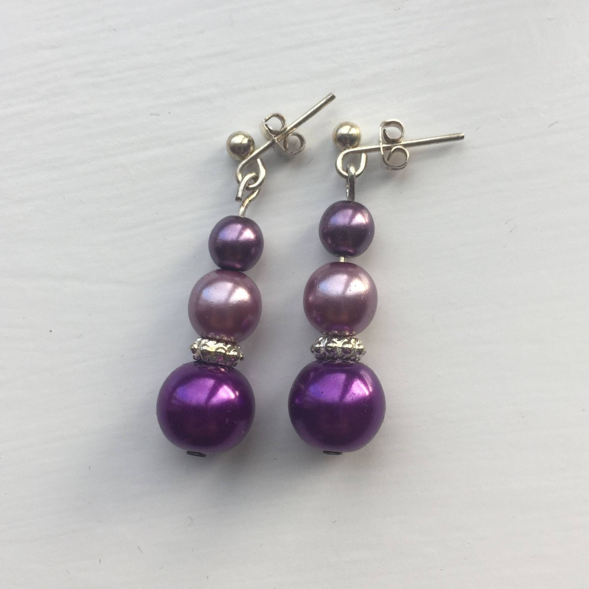 Lila Glasperlen Ohrstecker, Einzelanfertigung, Uk Shop Lila Glasperlen Ohrstecker, Einzelanfertigung, Uk Shop von JewelleryByJas