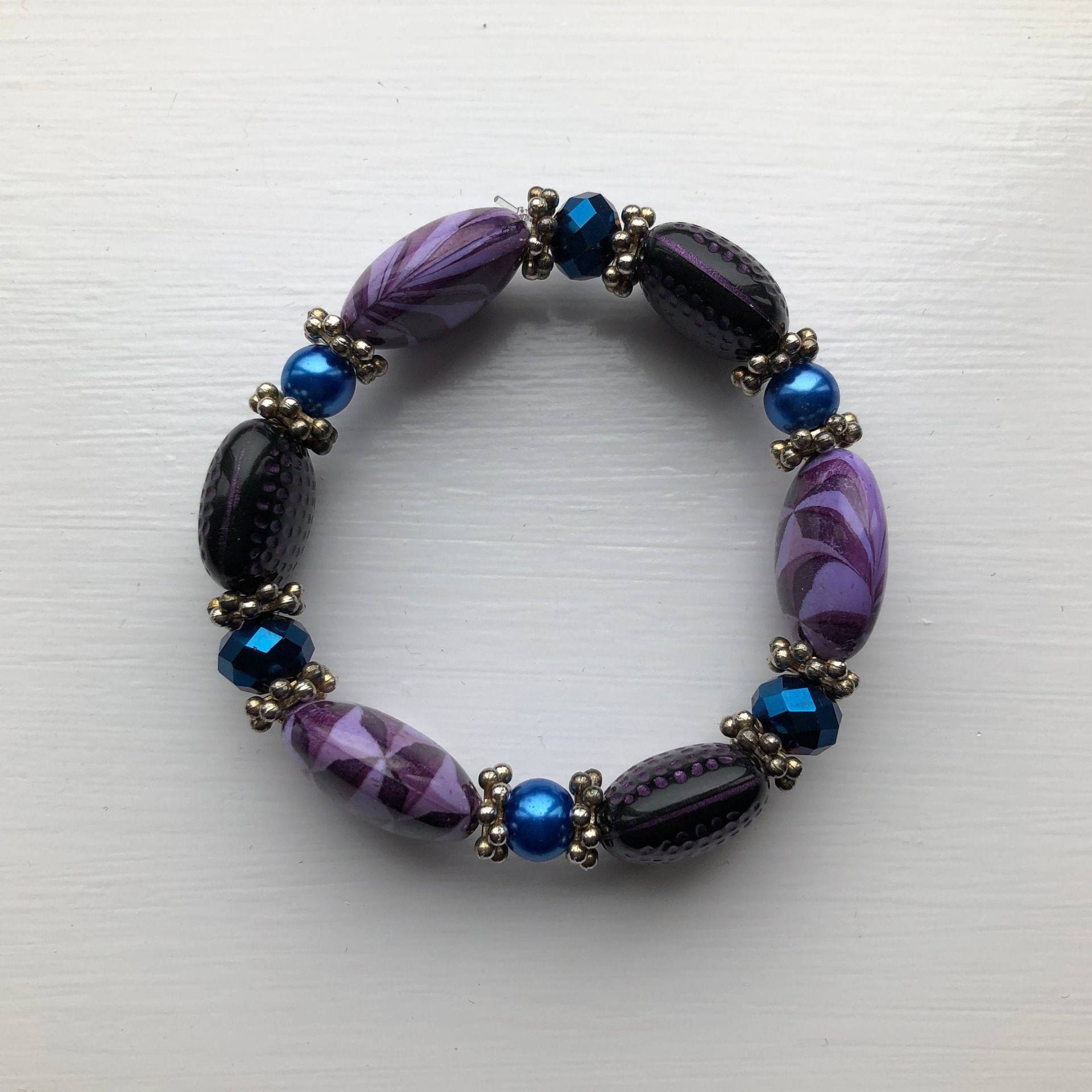 Lila Perlenarmband Mit Blauen Rondellen Und Glasperlen, Unikat, Uk Shop Lila Perlenarmband Mit Blauen Rondellen Und Glasperlen, Unikat, Uk Shop von JewelleryByJas