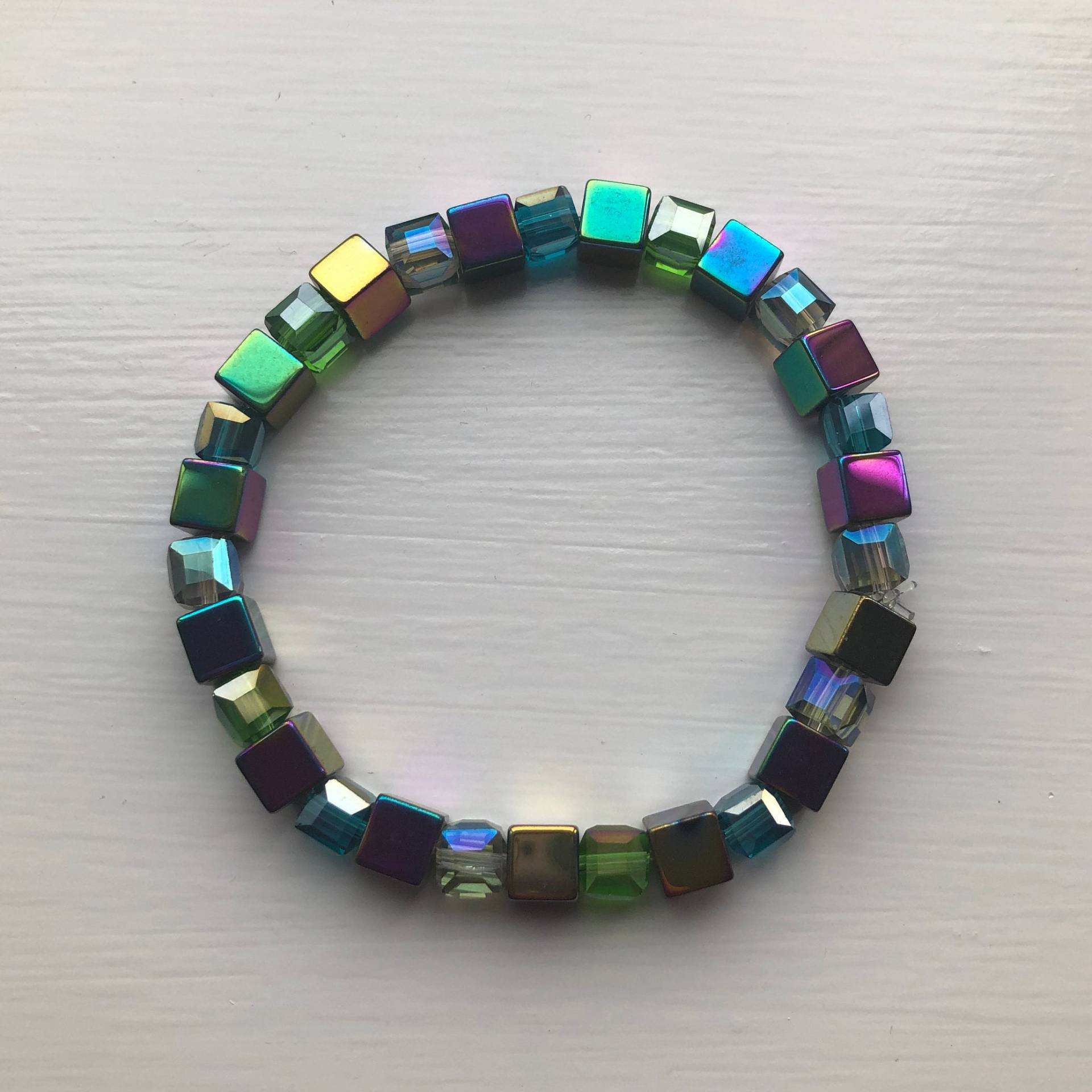 Mehrfarbiges Perlenarmband Aus Gewürfeltem Hämatit Und Kristallrondellen, Uk-Shop von JewelleryByJas