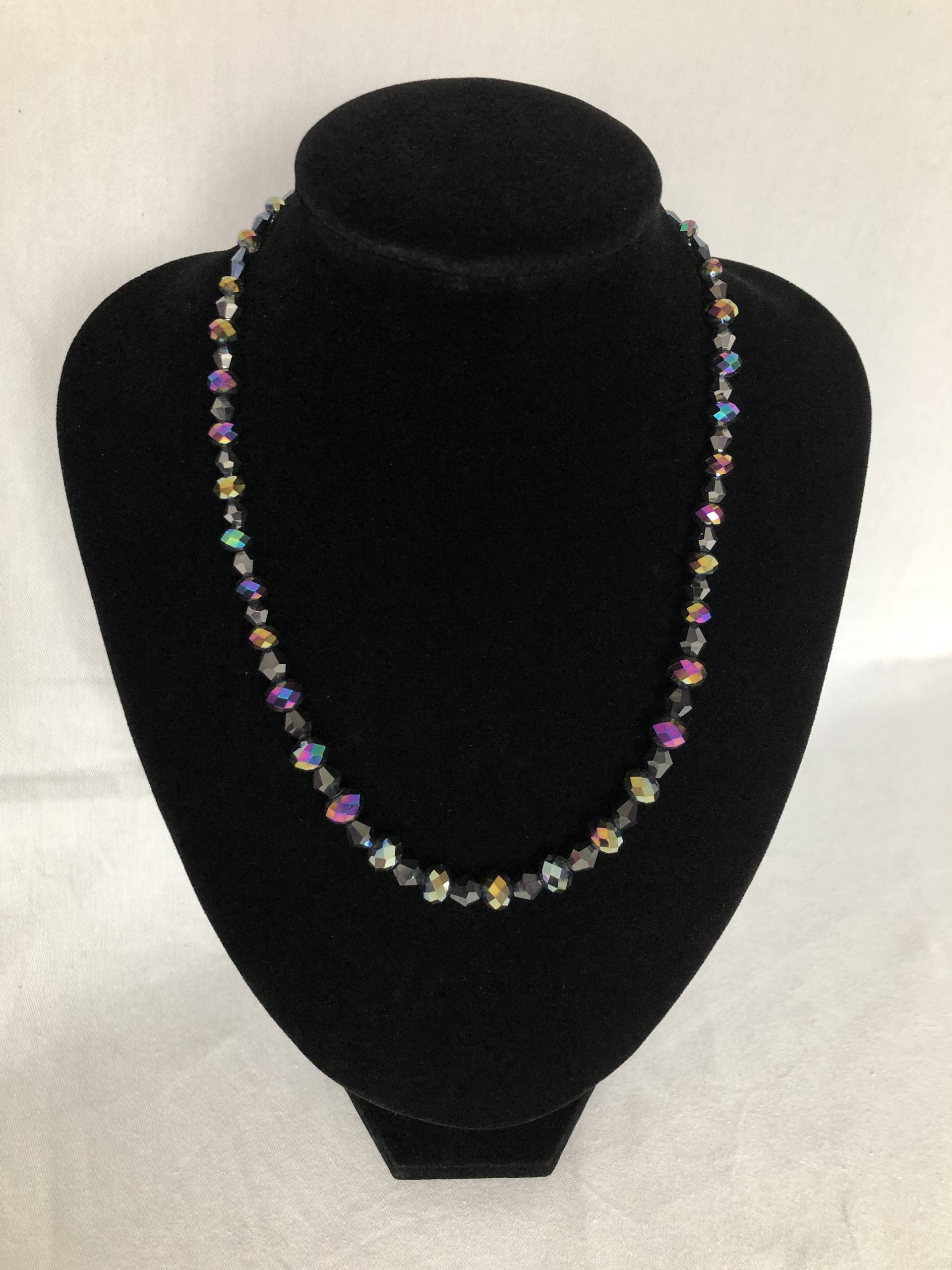 Rondelle/Bicone Perlenkette Regenbogen Oder Blau, Magnetverschluss Rondelle/Bicone Perlenkette Regenbogen Oder Blau, Magnetverschluss von JewelleryByJas