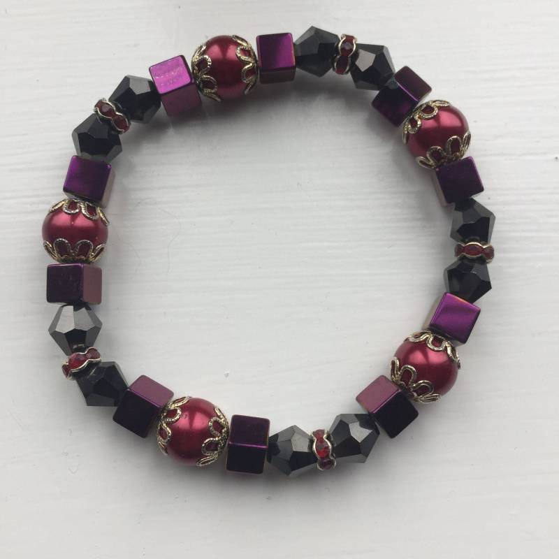 Rote Glasperle & Lila Hämatit Armband Bicone Rondelle, Unikat Design von JewelleryByJas
