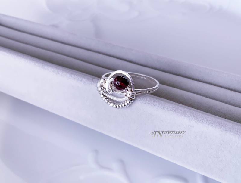 sterling Silber Ring Handgemachte Wire Wrapping Drahtweben Draht Gewickelt Granat Natürliche Edelstein Geschenk Für Sie von JewelleryNataliya