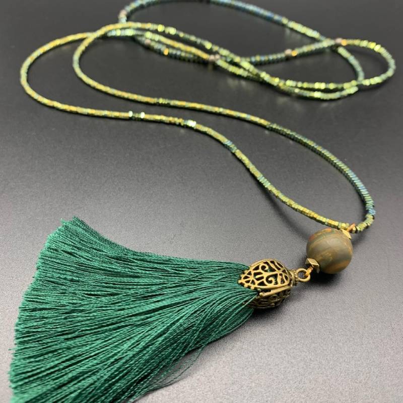 Elegante Lange Grüne Halskette .grüne Hämatit Halskette. Grün Matte Jsper Picasso Anhänger. Grüne Quaste Eleganter Schmuck von JewelleryStones