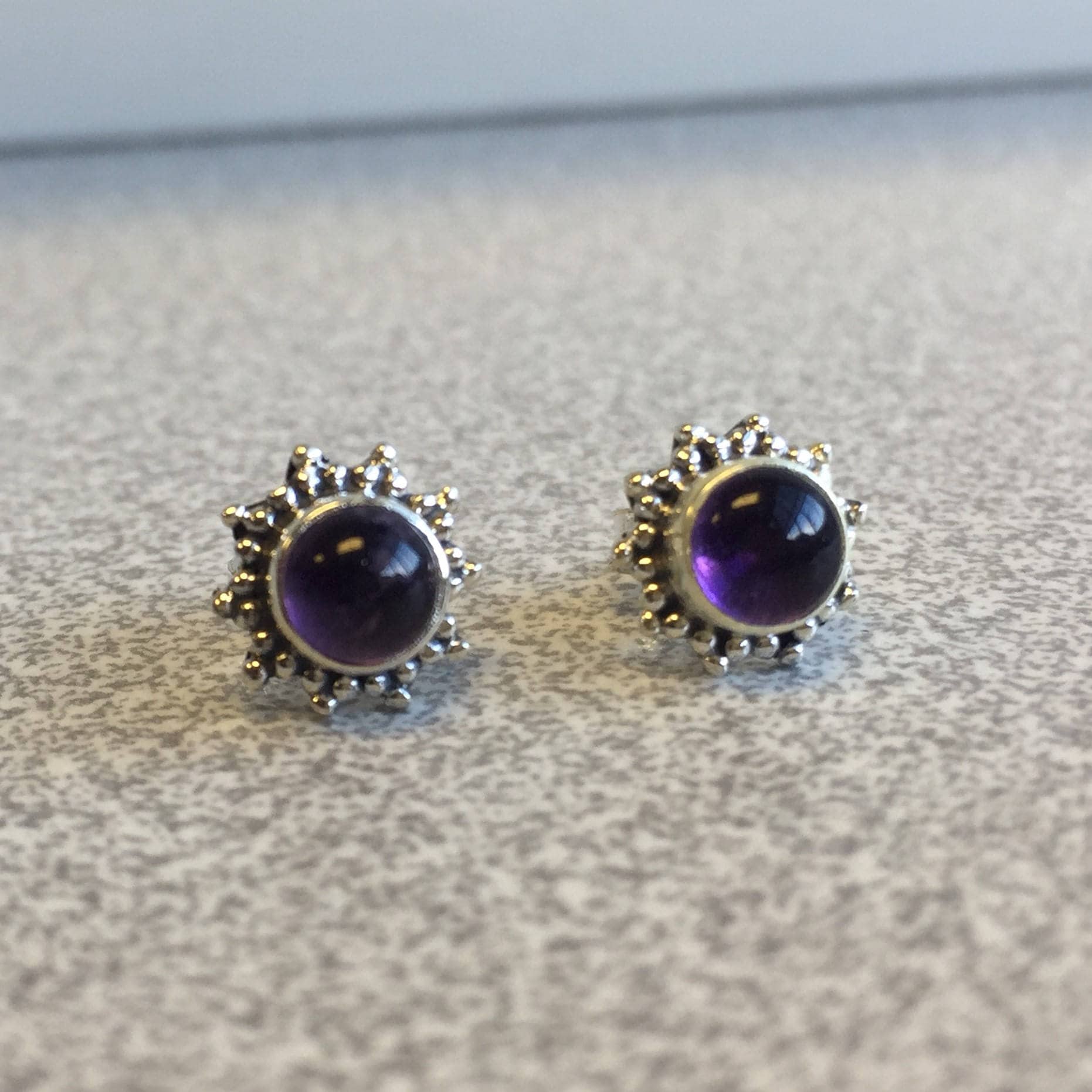 Amethyst Sterling Silber Ohrstecker Motiv Sternblume Amethyst Sterling Silber Ohrstecker Motiv Sternblume von JewelleryStoreLondon