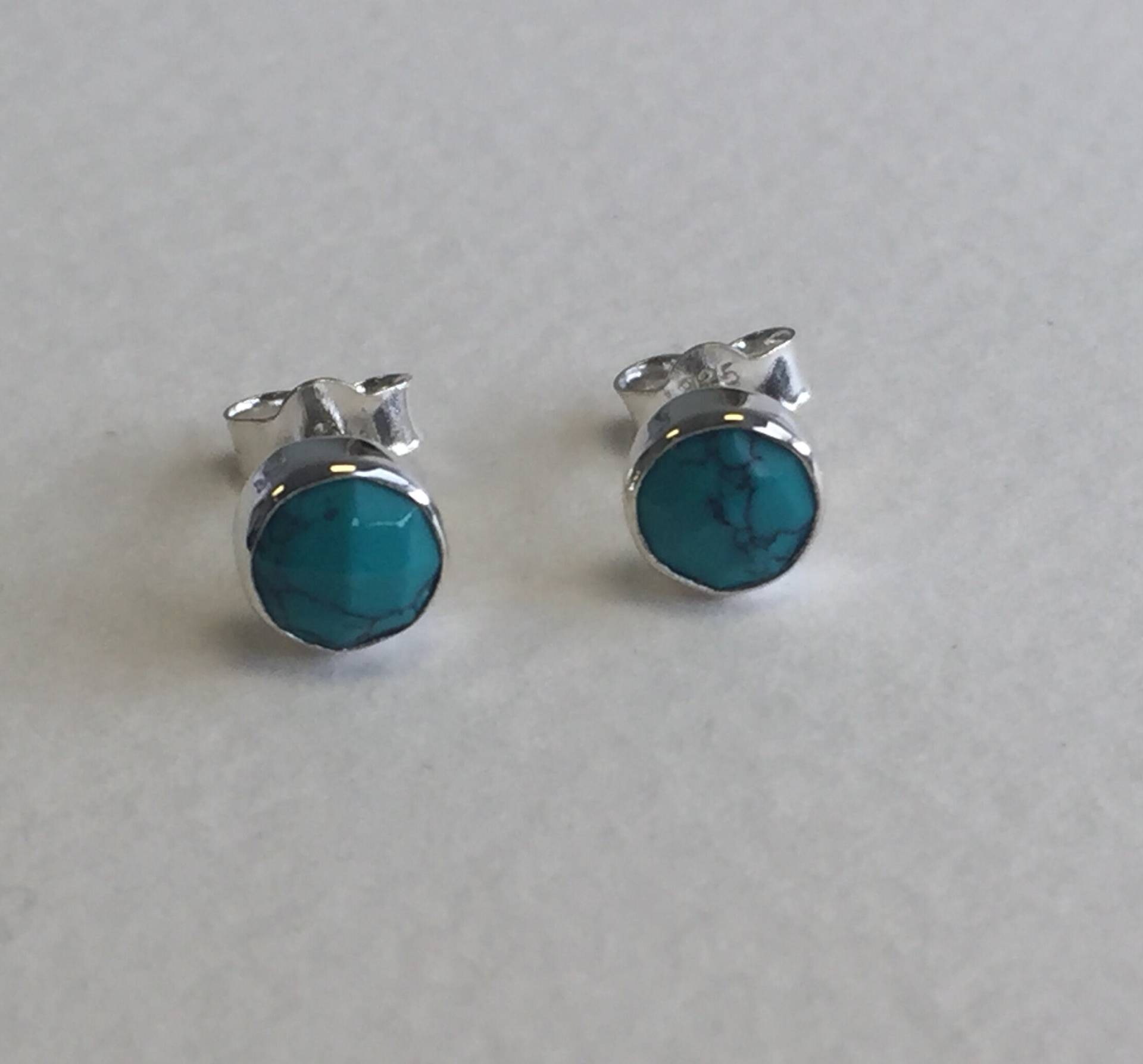 Dezember Geburtsstein Ohrstecker in Sterling Silber - 5 Mm Facettierter Türkis Dezember Geburtsstein Ohrstecker in Sterling Silber - 5 Mm Facettierter Türkis von JewelleryStoreLondon