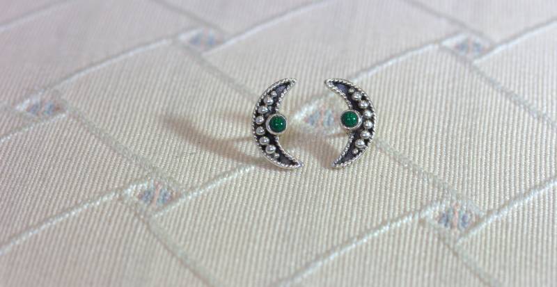 Ethno-Kollektion - Ohrstecker Mit Mondmotiv, Handgemacht, 925Er Sterlingsilber, Malachit-Edelstein Ethno-Kollektion - Ohrstecker Mit Mondmotiv, Handgemacht, 925Er Sterlingsilber, Malachit-Edelstein von JewelleryStoreLondon