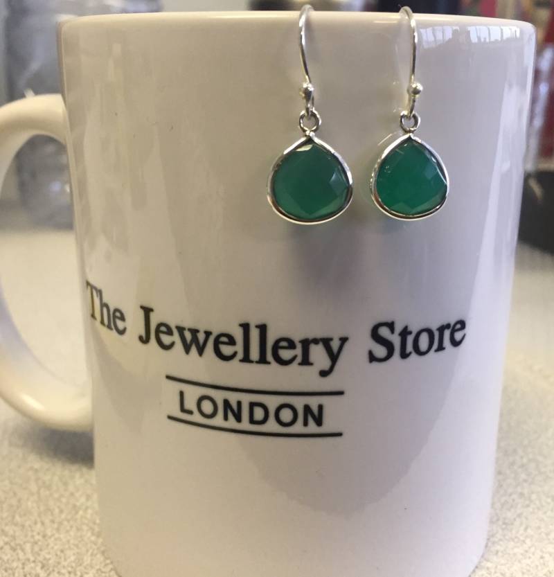 Grüner Onyx Teardrop Ohrringe Hand Facettierte Sterling Silber Haken Grüner Onyx Teardrop Ohrringe Hand Facettierte Sterling Silber Haken von JewelleryStoreLondon