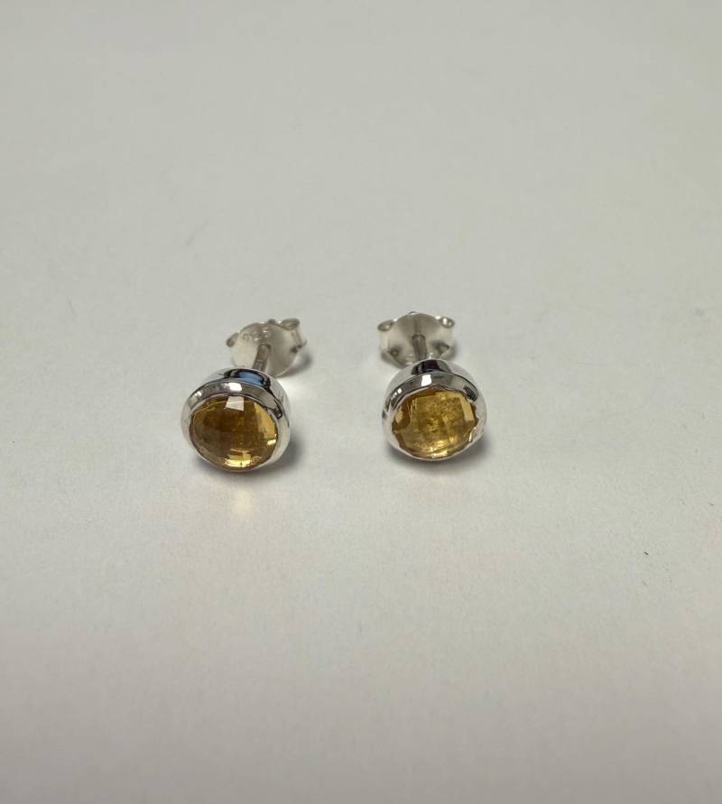 November Birthstone Ohrstecker Aus Silber - Facettierter Citrin November Birthstone Ohrstecker Aus Silber - Facettierter Citrin von JewelleryStoreLondon