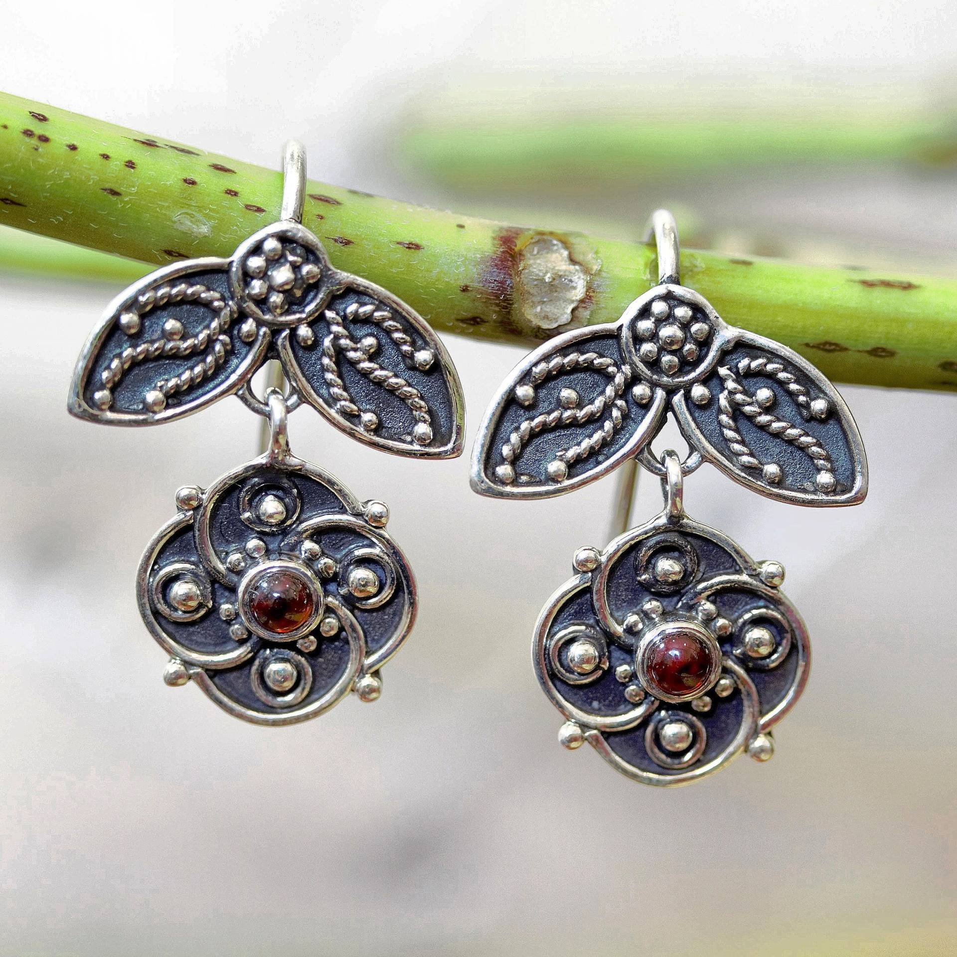 Oxidierte Sterling Silber Karneol Blumen Ohrringe Ethno Schmuck Oxidierte Sterling Silber Karneol Blumen Ohrringe Ethno Schmuck von JewelleryStoreLondon