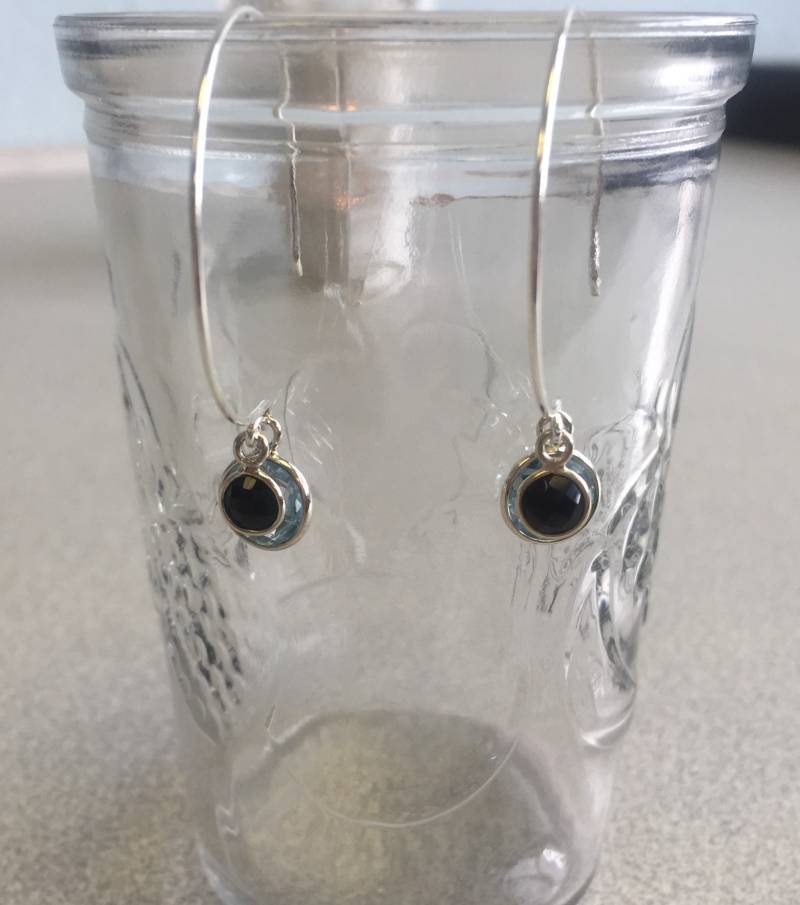 sterling Silber Creolen Blautopas & Onyx Anhänger sterling Silber Creolen Blautopas & Onyx Anhänger von JewelleryStoreLondon