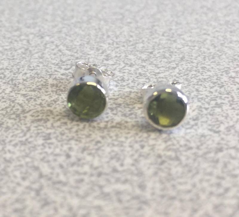sterling Silber Peridot Ohrstecker August Geburtsstein, 5 Mm von JewelleryStoreLondon