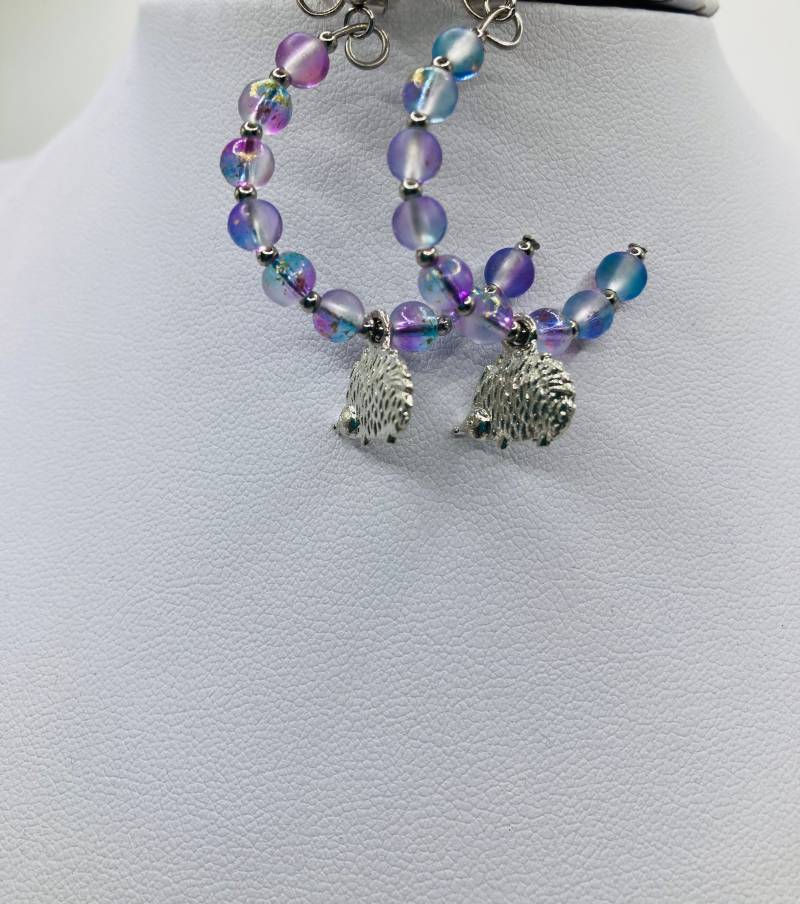 Igel Perlen Ohrringe Mit Edelstahl Ohrhängern. Eine Spende Aus Jedem Verkauf Wird An Rachel Es Hotel Ryston Gespendet von JewelleryandmoreGB