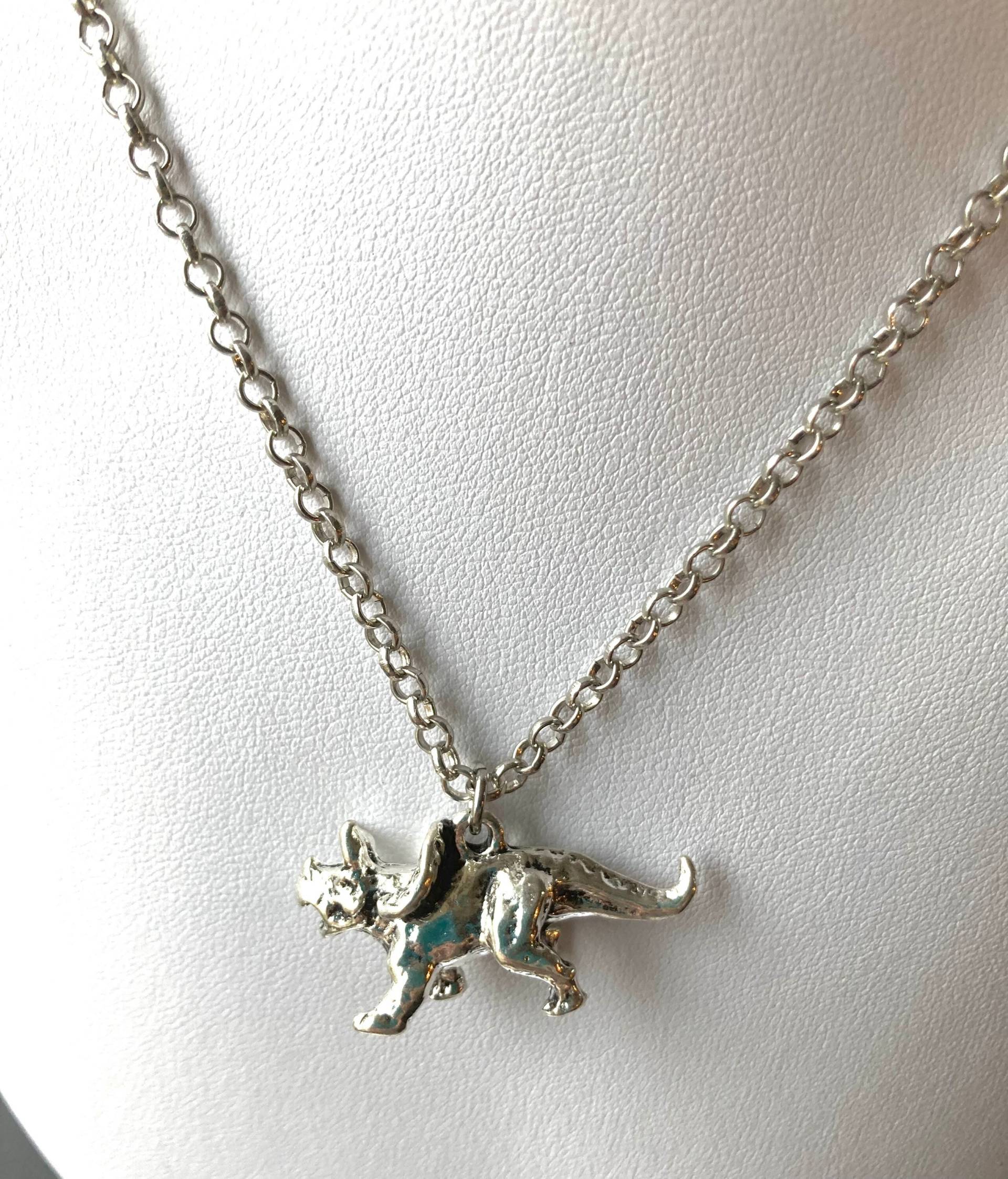 Kinder Dinosaurier Halskette Mit Edelstahl Kette. Geschenktasche Inklusive von JewelleryandmoreGB