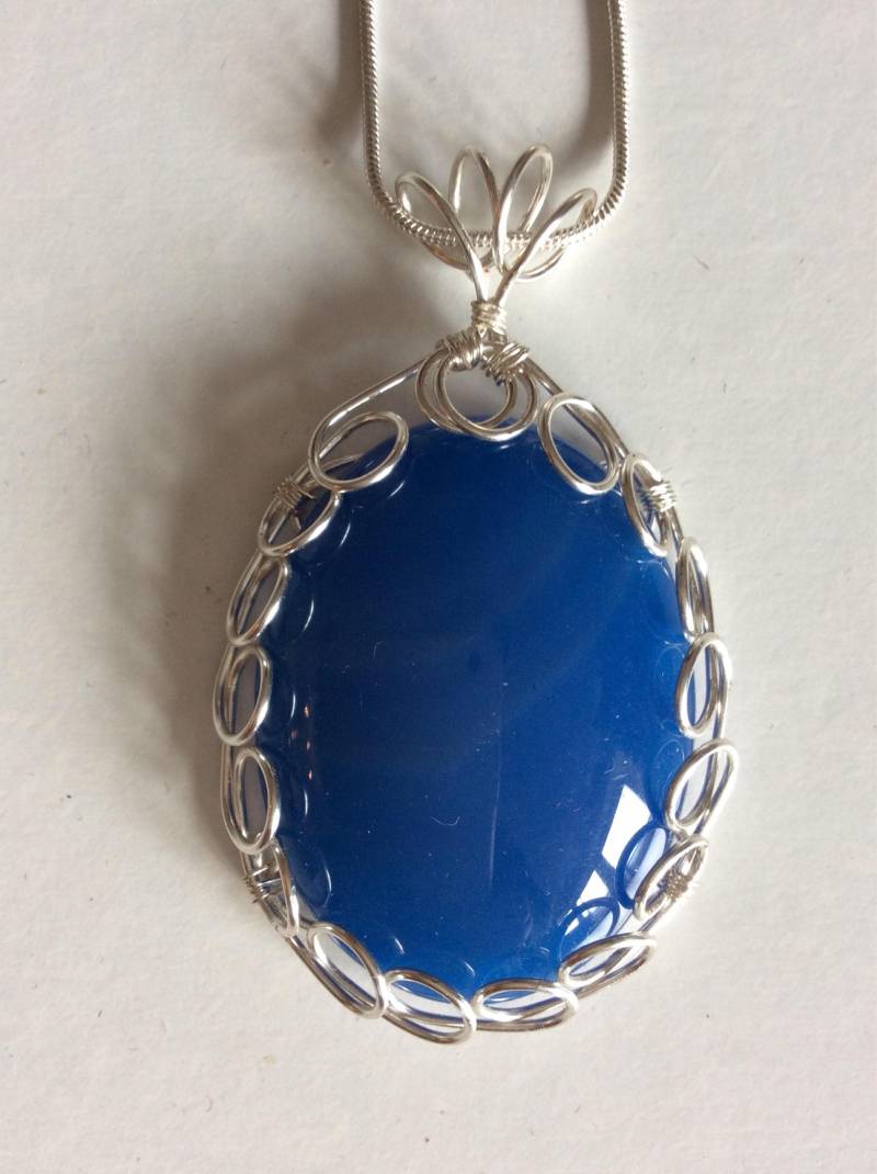 Blauer Onyx Und Silberplatten-Anhänger Blauer Onyx Und Silberplatten-Anhänger von JewellerybyMollique