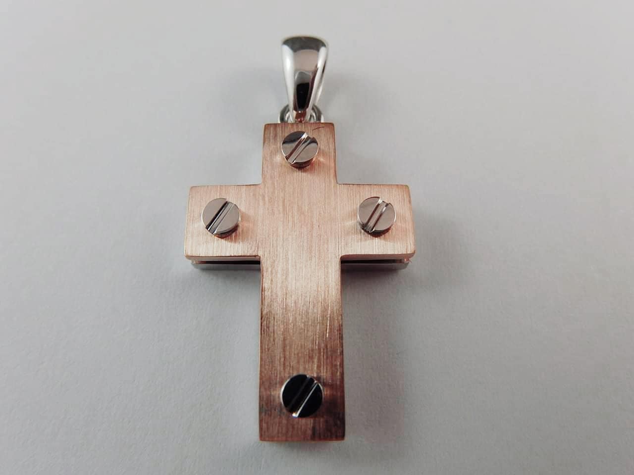 18 Karat Weiß - Und Roségold Gold Kreuz 18 Karat Weiß - Und Roségold Gold Kreuz von JewellerybyScarvelli