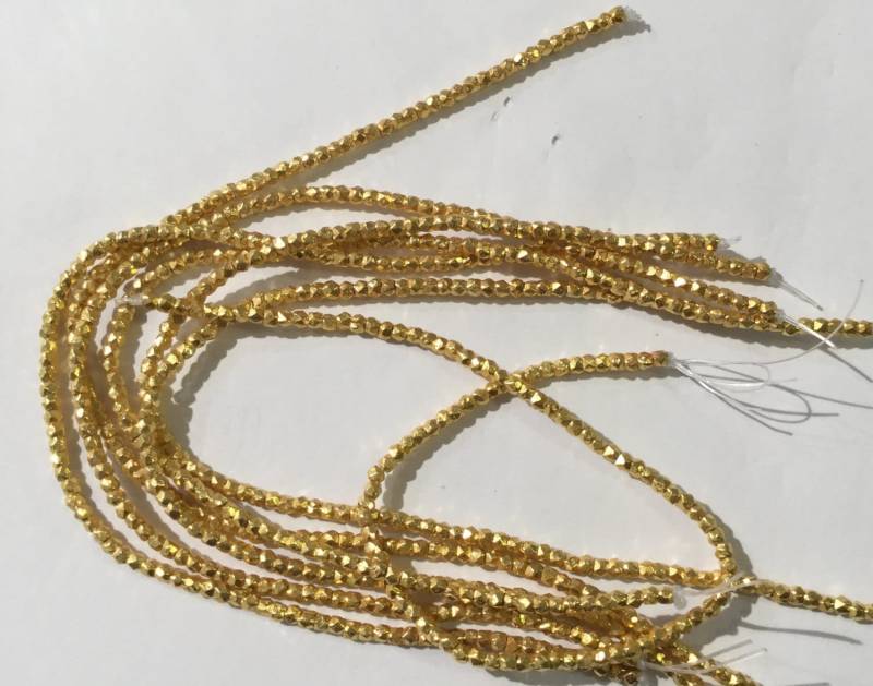 2 Mm Große Nugget-Perlen Aus Vergoldetem Sterlingsilber 2 Mm Große Nugget-Perlen Aus Vergoldetem Sterlingsilber von Jewellerytreasureinc