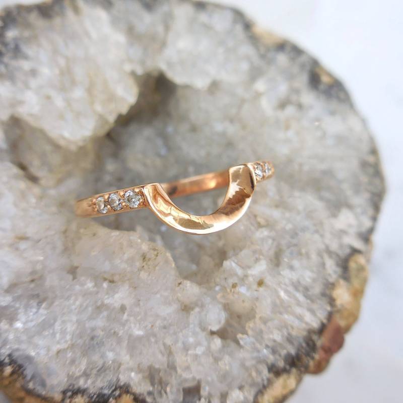 Geschwungener Pave Diamant Ehering Roségold Nesting Ring von Jewelluxe