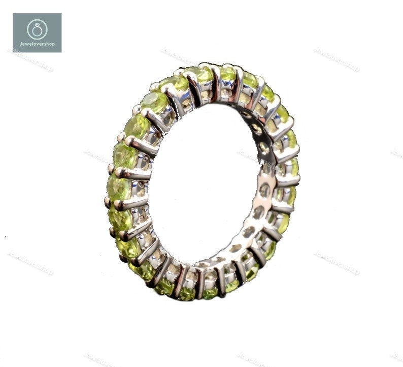 Peridot Band Ring, Full Eternity Stapelbarer Für Frauen, August Geburtsstein Ring von Jewelovershop