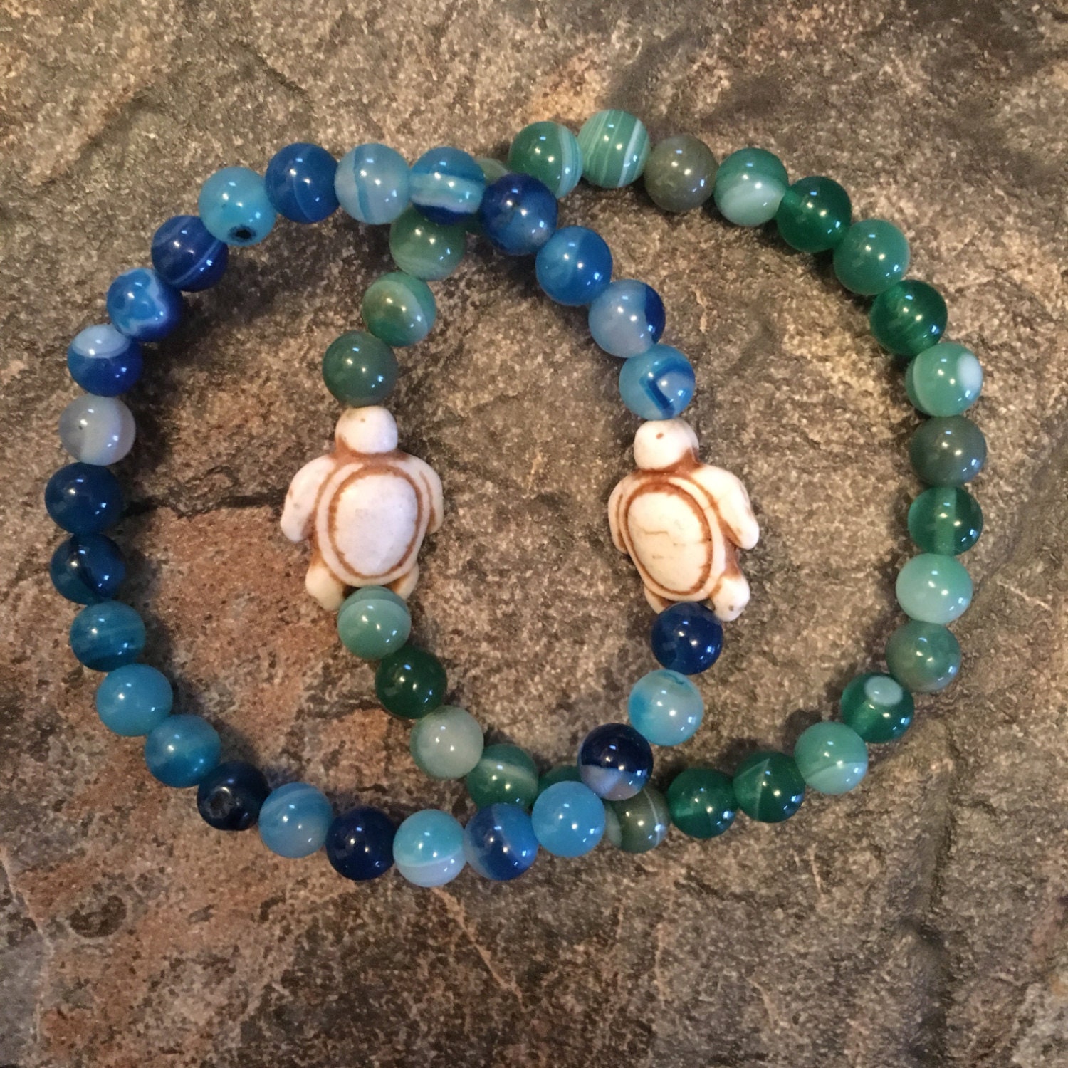 Blau Oder Grün Gestreifte Achat Meeresschildkröte Armband Blau Oder Grün Gestreifte Achat Meeresschildkröte Armband von JewelrSea