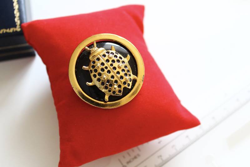 Sehr Zitieren Unsignierte Black Ladybug Brosche Mit Großer Schwarzer Emaille Insekten Figurale #2192 von Jewelrin