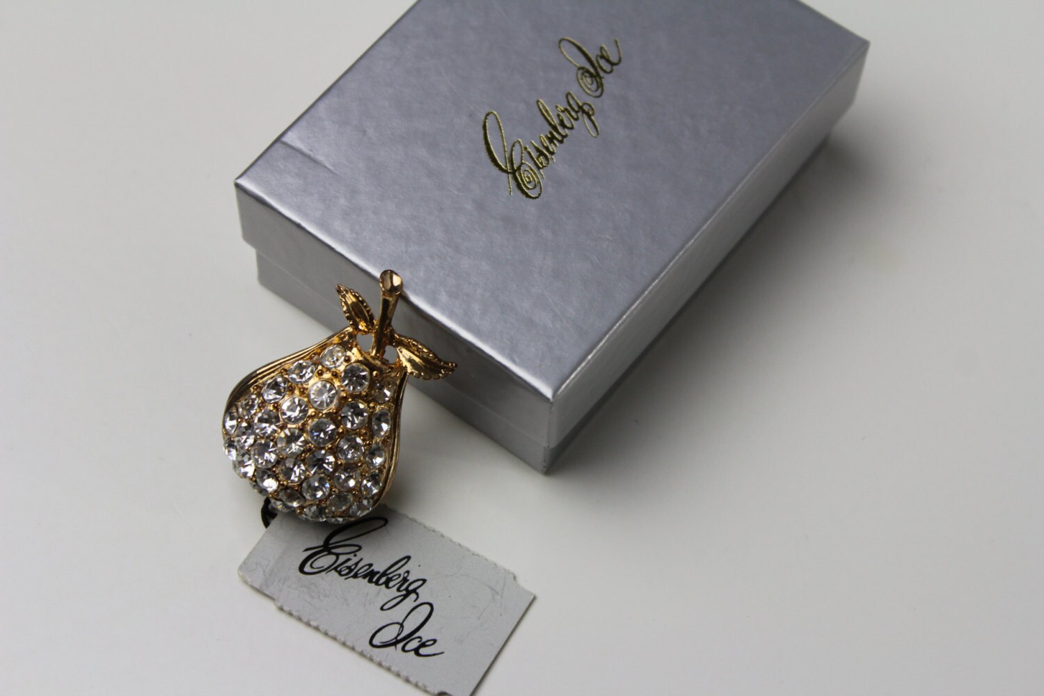 Signierte Eisenberg Eisfrucht Birne Brosche. Pin #253 von Jewelrin