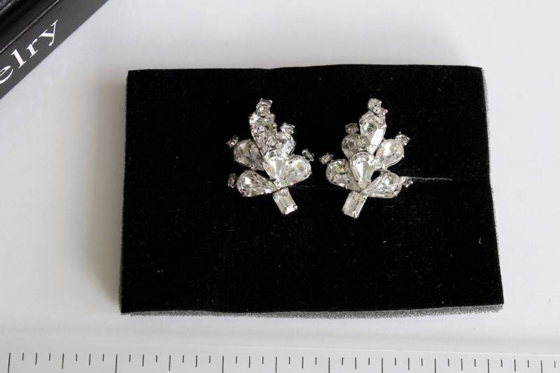 Unsigniert /Hochzeitsschmuck/Klare Strass Ohrringe #1290/6 Unsigniert /Hochzeitsschmuck/Klare Strass Ohrringe #1290/6 von Jewelrin