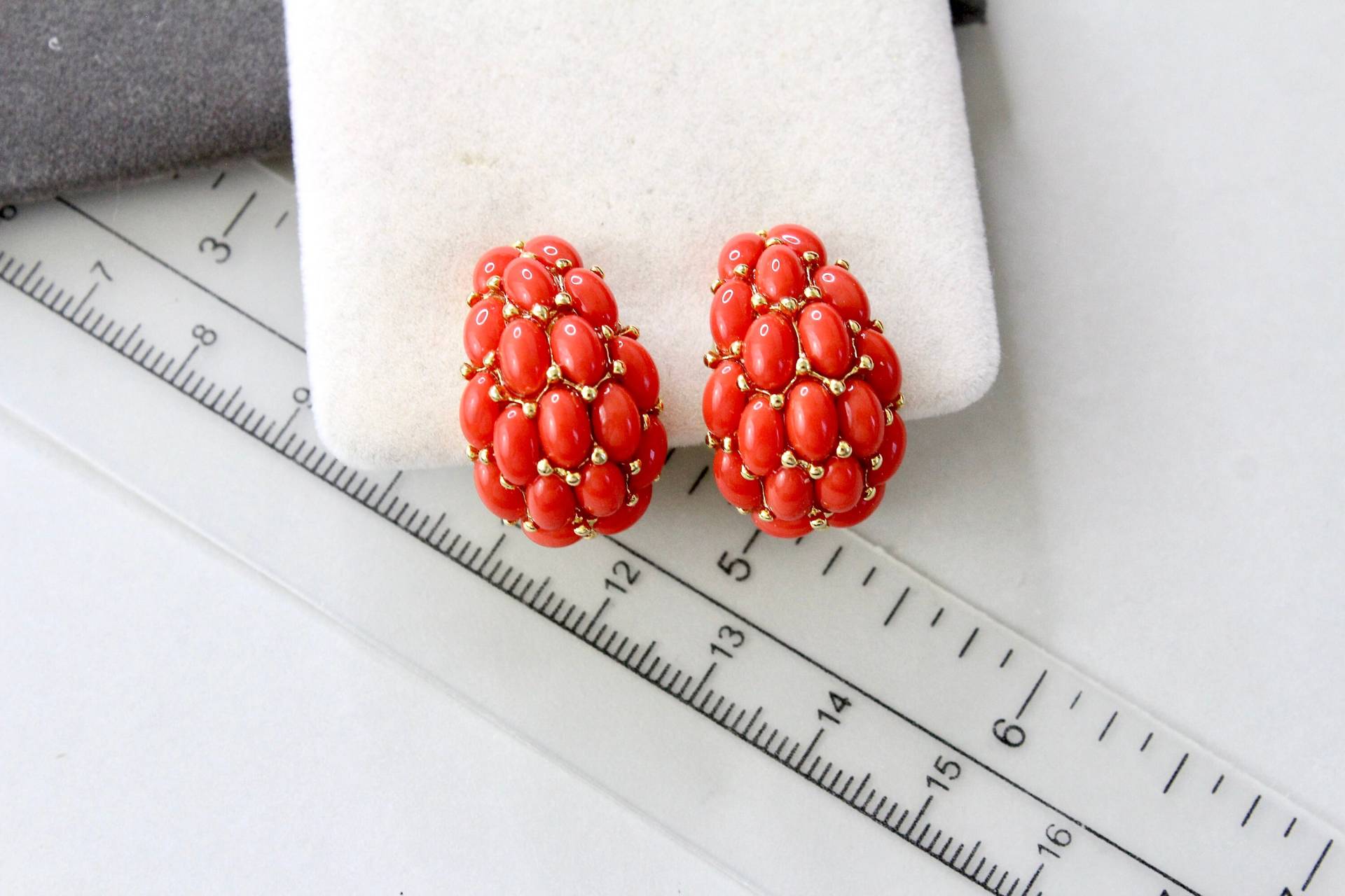 Vintage Kenneth Jay Lane Kjl Faux Coral Ohrringe Clip #2959 von Jewelrin