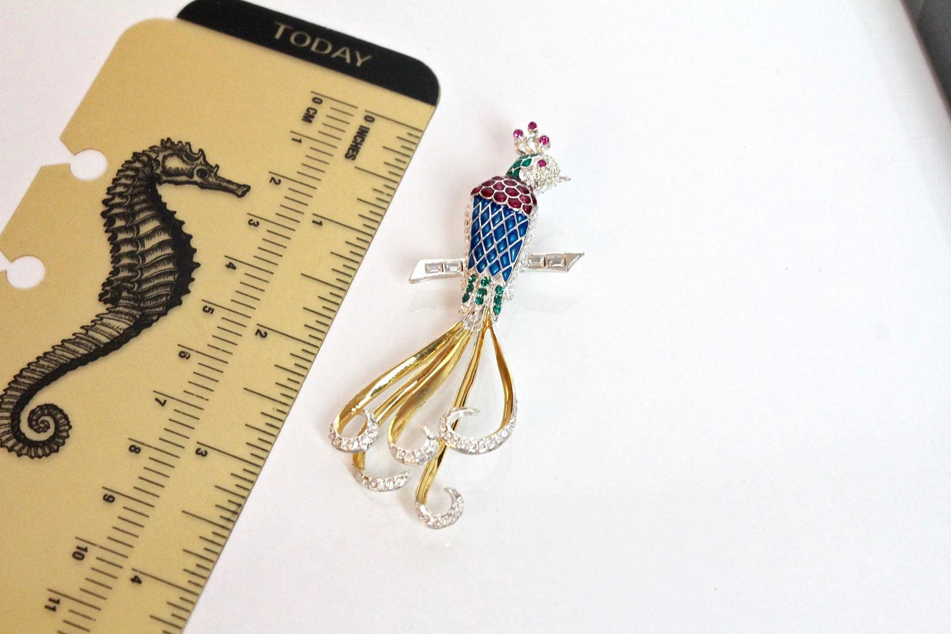 mma Peacock Vogel Figurale Brosche Mit Blauer, Roter Und Grüner Emaille #1421 von Jewelrin