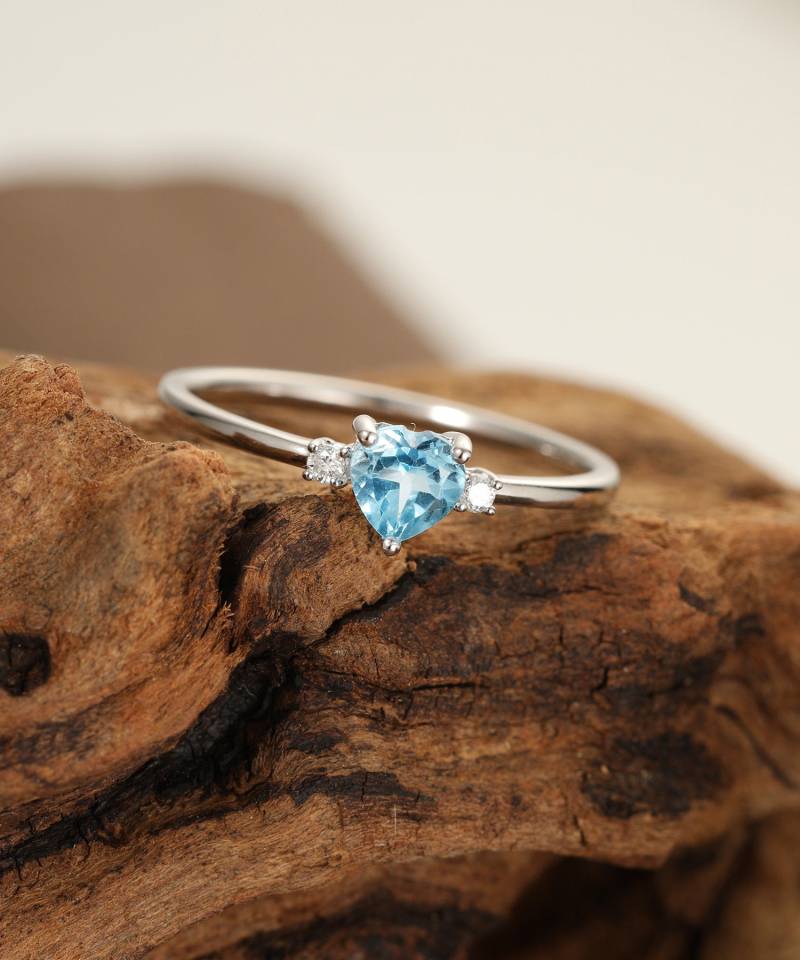 Topas Verlobungsring Weißgold Diamant Herzschliff Einzigartige Einfache Dünne Zierliche Ehering Braut Versprechen Jahrestag Geschenk von JewelringDesign