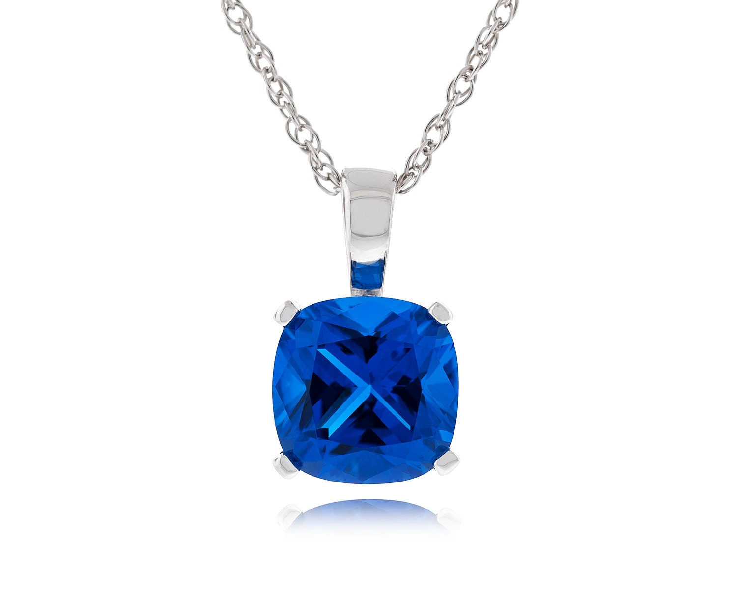 925 Silber Kissen Form Diamant Geschnitten 8x8mm - 8.5x8.5mm Schweizer Blau Topas Farbe Cz Anhänger Mit 18" Seil Kette Halskette Rhodium Vergoldet 925 Silber Kissen Form Diamant Geschnitten 8x8mm - 8.5x8.5mm Schweizer Blau Topas Farbe Cz Anhänger Mit 18" Seil Kette Halskette Rhodium Vergoldet von JewelryAcacia