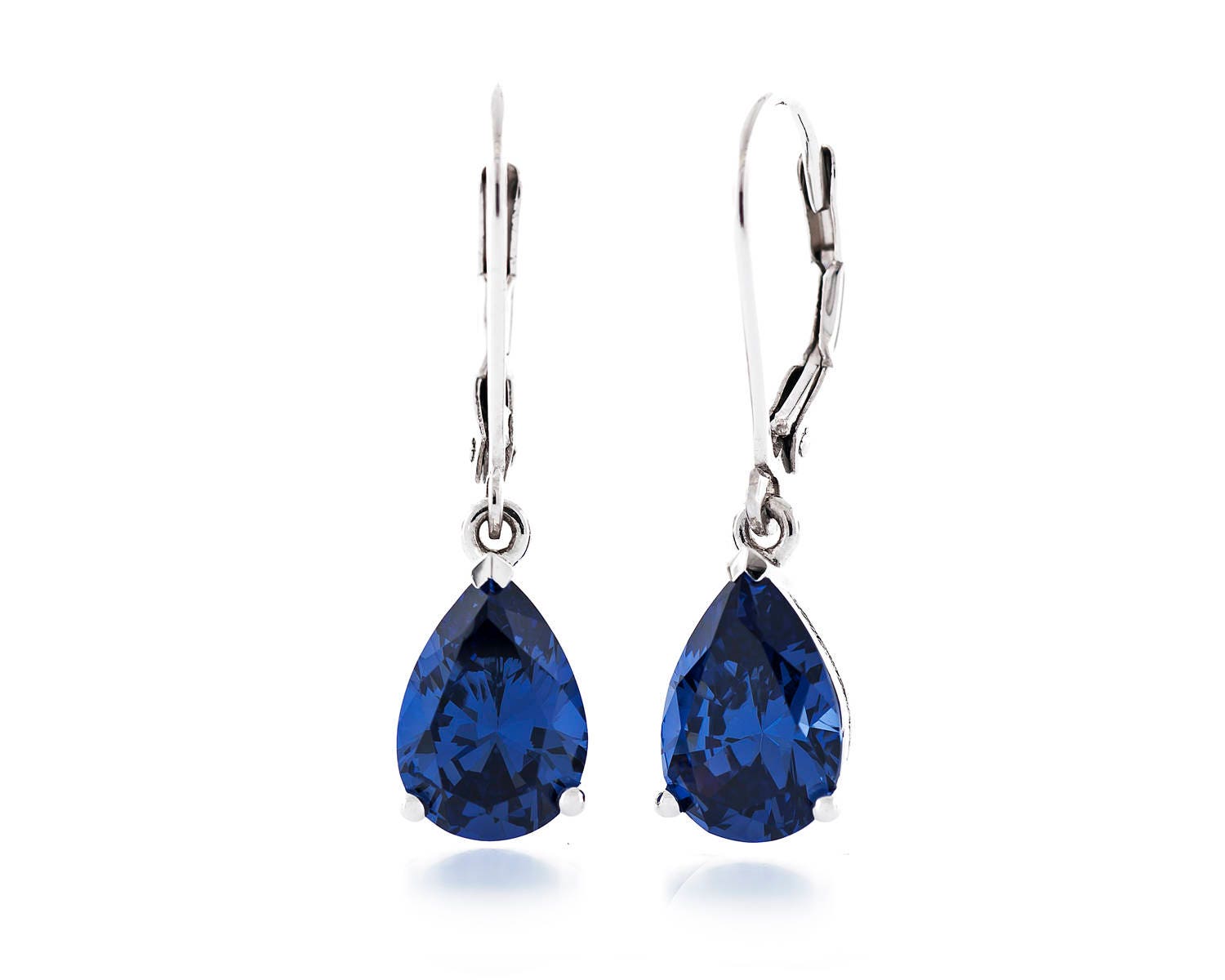 Diamant Geschnitten Birne 10x7mm Simuliert Tanzanit Cz 925 Sterling Silber Leverback Baumseider Ohrringe Rhodium Vergoldet Diamant Geschnitten Birne 10x7mm Simuliert Tanzanit Cz 925 Sterling Silber Leverback Baumseider Ohrringe Rhodium Vergoldet von JewelryAcacia
