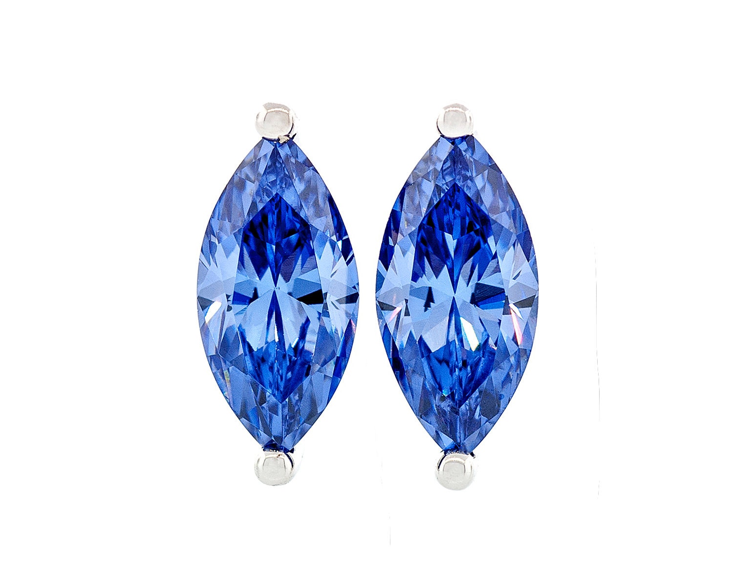 Marquise Form Fancy Diamant Geschnitten Tanzanit Farbe 8 X 4 - 10X5mm Cz 925 Sterling Silber Schwere Montage Ohrstecker Rhodium Vergoldet Marquise Form Fancy Diamant Geschnitten Tanzanit Farbe 8 X 4 - 10X5mm Cz 925 Sterling Silber Schwere Montage Ohrstecker Rhodium Vergoldet von JewelryAcacia
