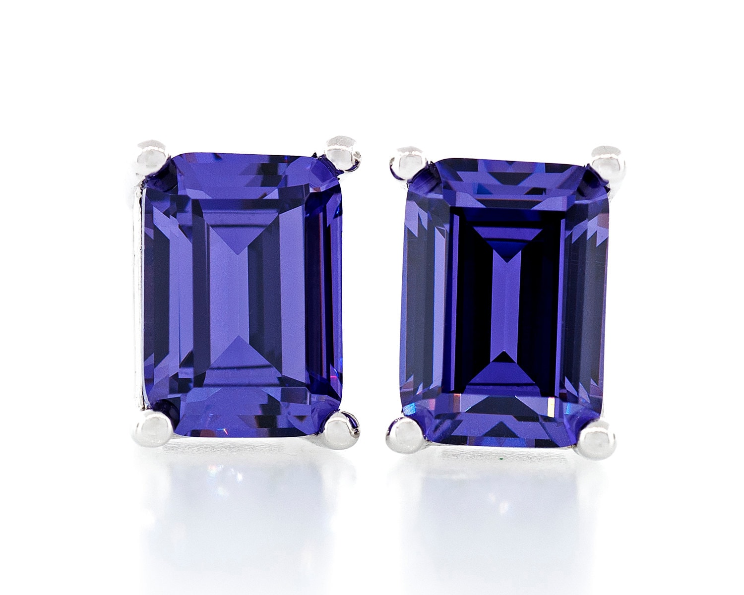 Octagon Form Diamant Geschnitten Amethyst Farbe 6 X 4 - 8X6mm Cz 925 Sterling Silber Schwere Montage Ohrstecker Octagon Form Diamant Geschnitten Amethyst Farbe 6 X 4 - 8X6mm Cz 925 Sterling Silber Schwere Montage Ohrstecker von JewelryAcacia