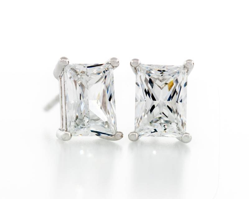 Rechteck Form Prinzessin Baguette Diamantschliff Kristallweiß 6.5x4.5 - 8x6mm Cz 925 Sterling Silber Schwere Montage Ohrstecker Rechteck Form Prinzessin Baguette Diamantschliff Kristallweiß 6.5x4.5 - 8x6mm Cz 925 Sterling Silber Schwere Montage Ohrstecker von JewelryAcacia