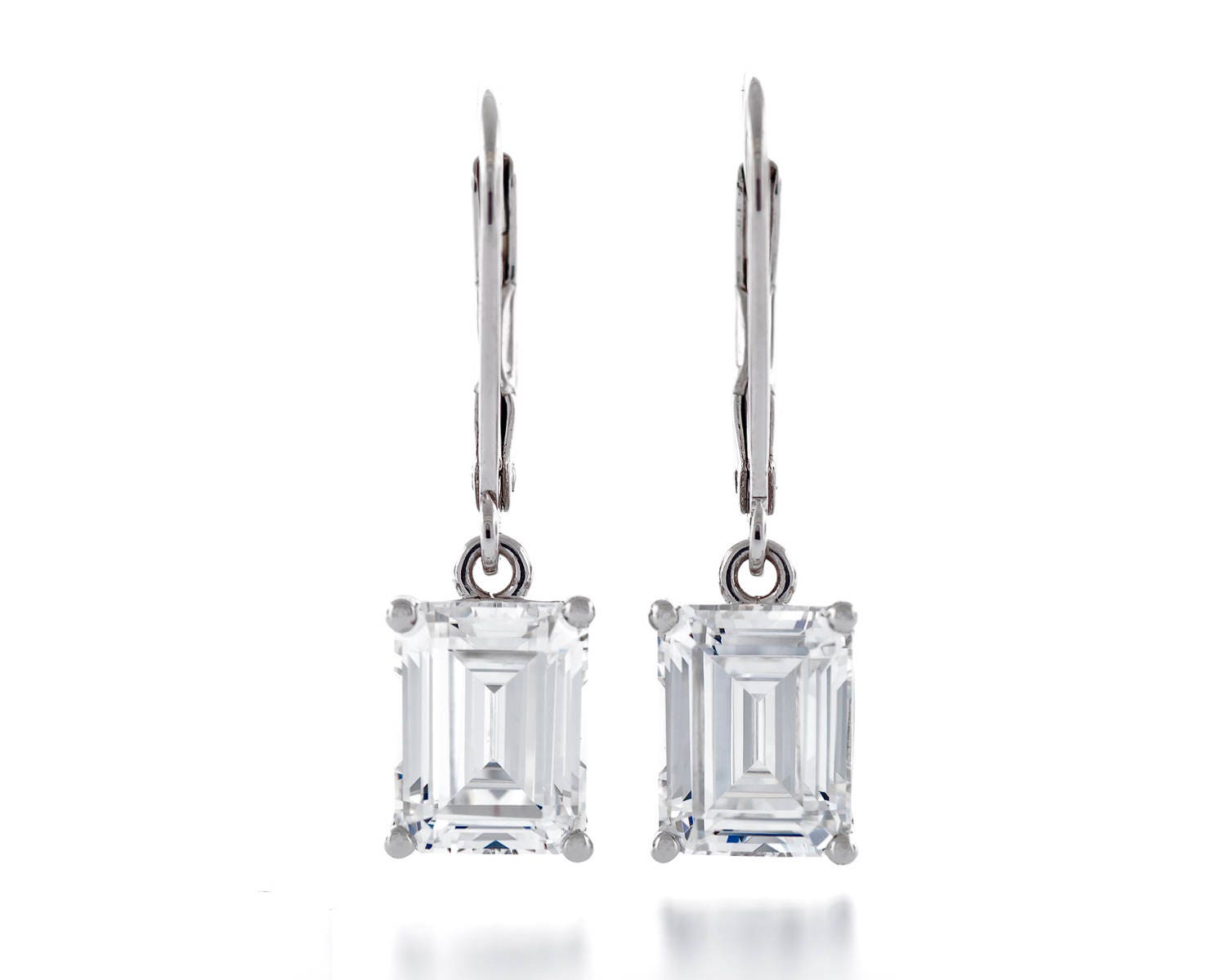 Top Grade Step-Cut Oktagon 8x6mm -10x8mm Simuliert Diamant Cz 925 Sterling Silber Leverback Ohrhänger Rhodiniert Top Grade Step-Cut Oktagon 8x6mm -10x8mm Simuliert Diamant Cz 925 Sterling Silber Leverback Ohrhänger Rhodiniert von JewelryAcacia