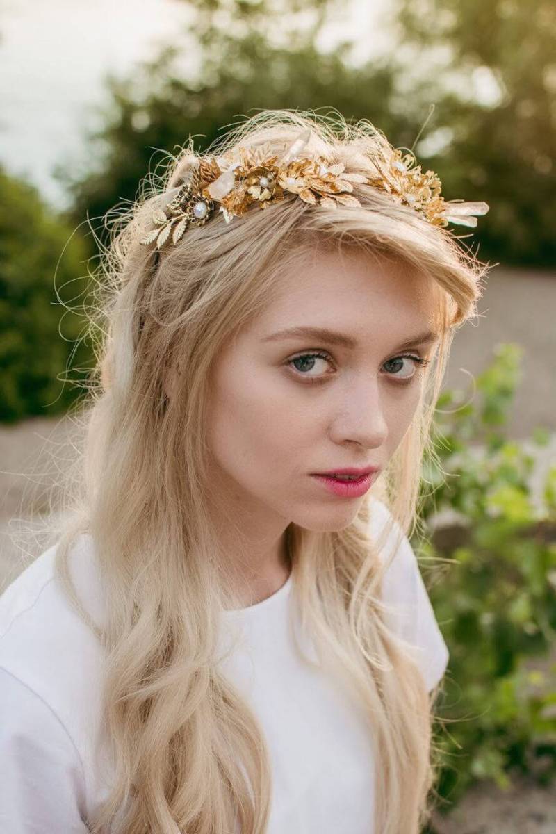 Hochzeit Tiara Krone Gold Blätter Braut Kristall Weiß Kopfschmuck Custom Stirnband Brautjungfern Vintage Haarteil Prinzessin Sweet 16 von JewelryAjoureFlowers