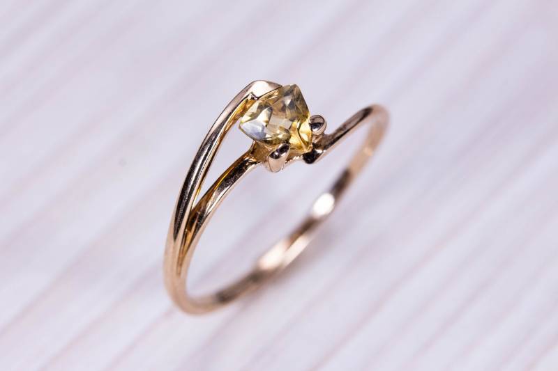 14K Solid Gold Citrin Ring von JewelryArcanum