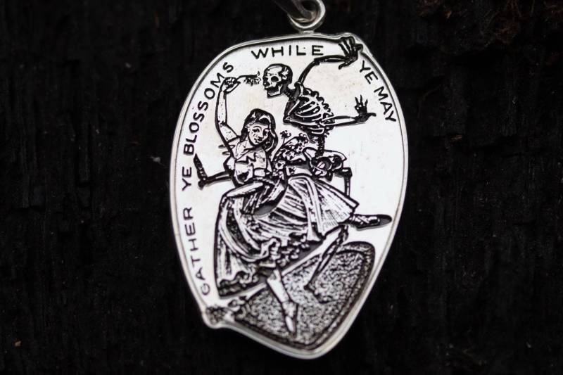 "Silber "Gather Your Blossoms" Anhänger - Motivierende Halskette." von JewelryArcanum