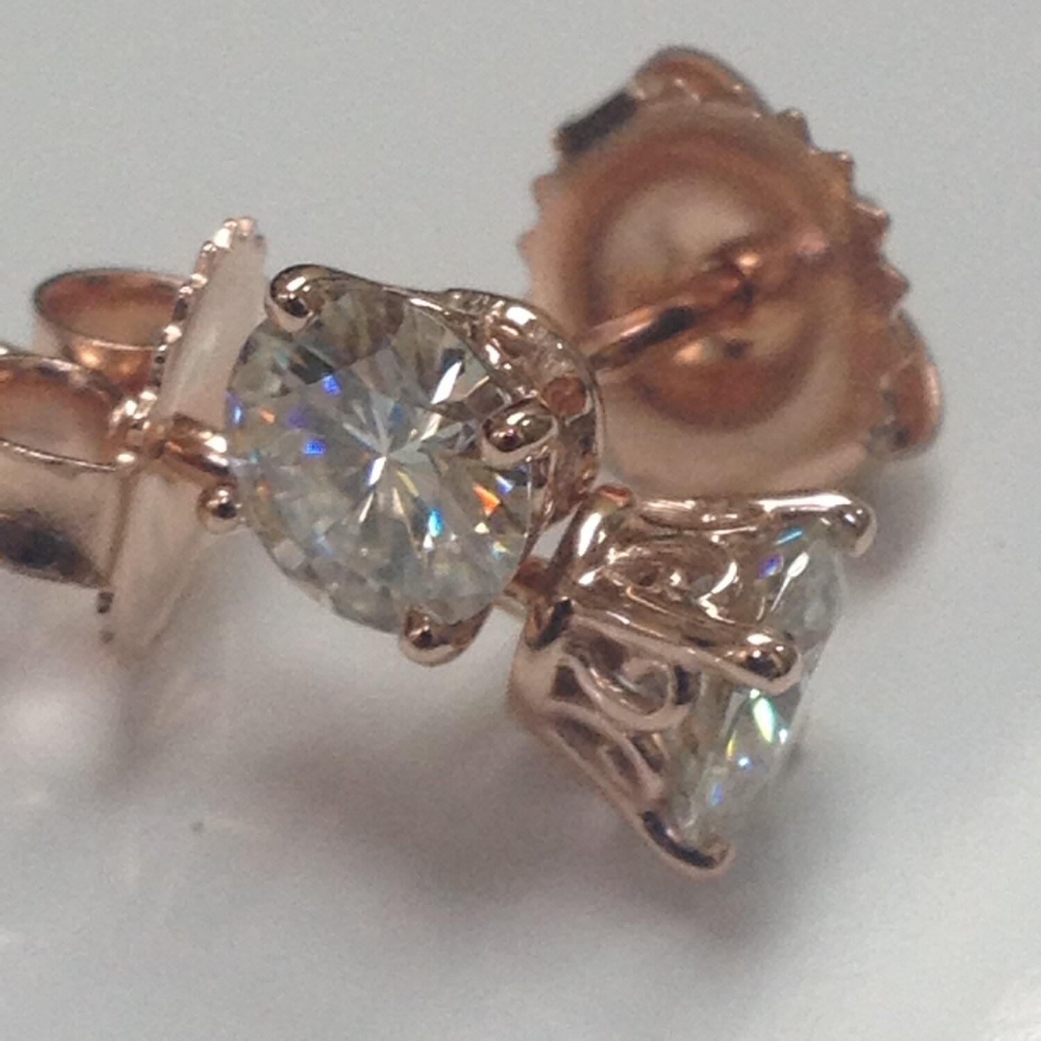 Moissanite Ohrstecker Feine Schmuck Mode 14K Rose Gold Ohrringe Für Immer Brillante Weihnachtsgeschenk Geschenk - V1067 von JewelryArtworkByVick