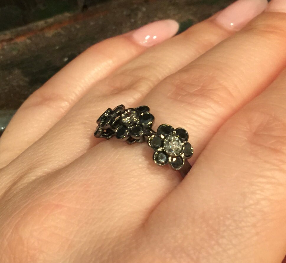 statement Ringe Schwarz Und Weiß Diamant Blume Design Band 14K Gold Ring Jahrestag Muttertag Geschenk Echte Diamanten Edelsteine -V1088 von JewelryArtworkByVick