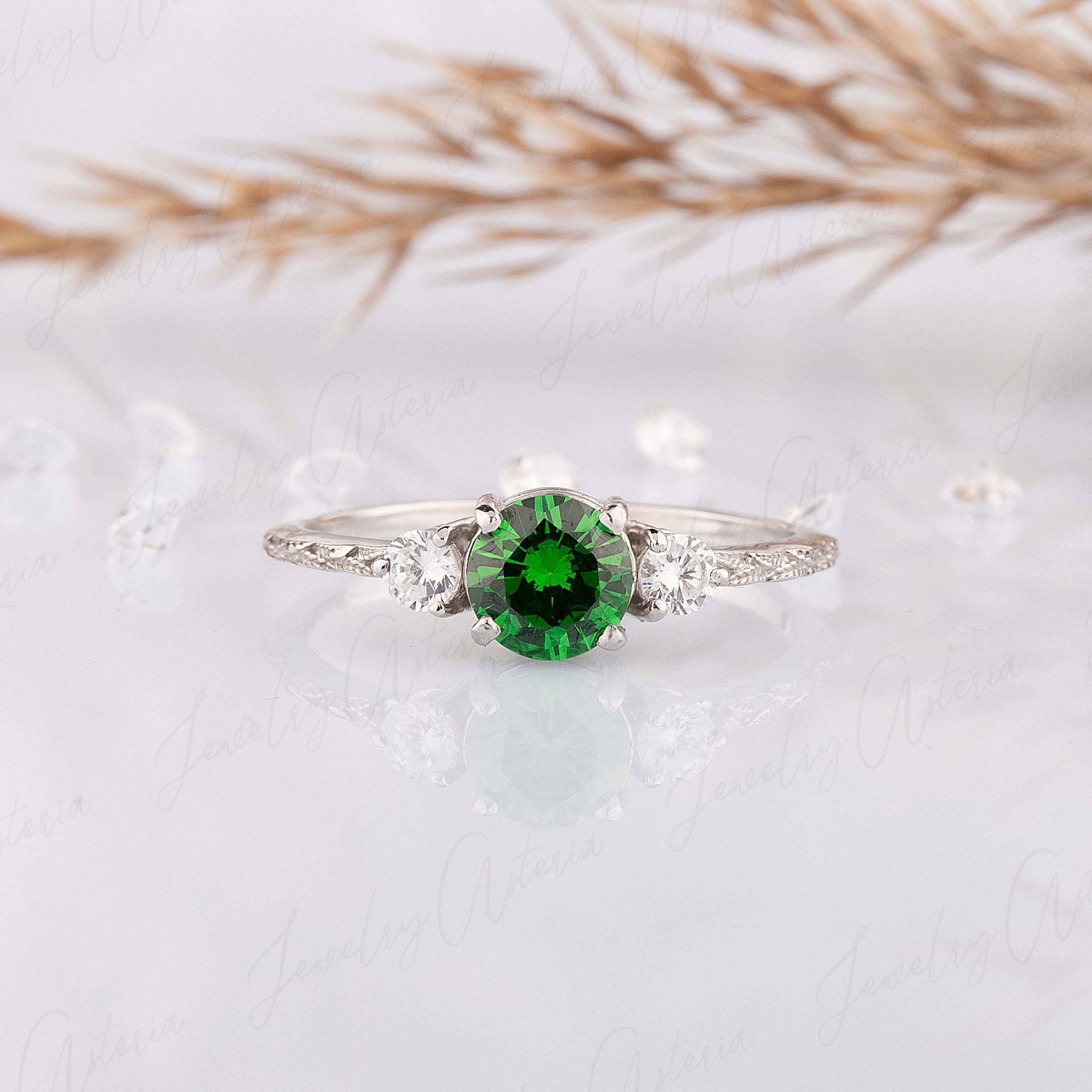 Vintage-Stil Smaragd Verlobungsring, 3 Steine, Silber Ehering, Einzigartige Ehering Für Sie, Geschenk Sie von JewelryAsteria