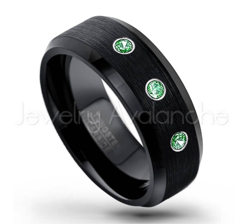 0, 21Ctw Smaragd Wolframband Mit 3 Steinen, Comfort Fit Schwarzer Wolframcarbid-Ehering, Mai-Geburtssteinring, 8 Mm Jubiläumsband Tn166Bs von JewelryAvalanche