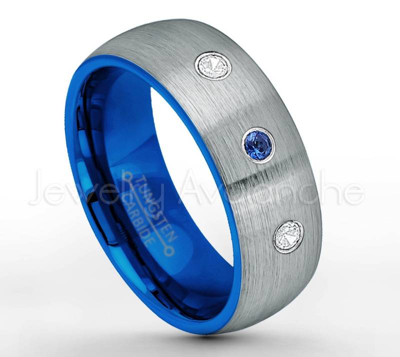 2-Ton-Wolfram-Ring, Blauer Comfort Fit Wolfram Ehering, 0.21Ctw Saphir & Diamant 3-stein-Ring, September Geburtsstein Tn736Bs von JewelryAvalanche