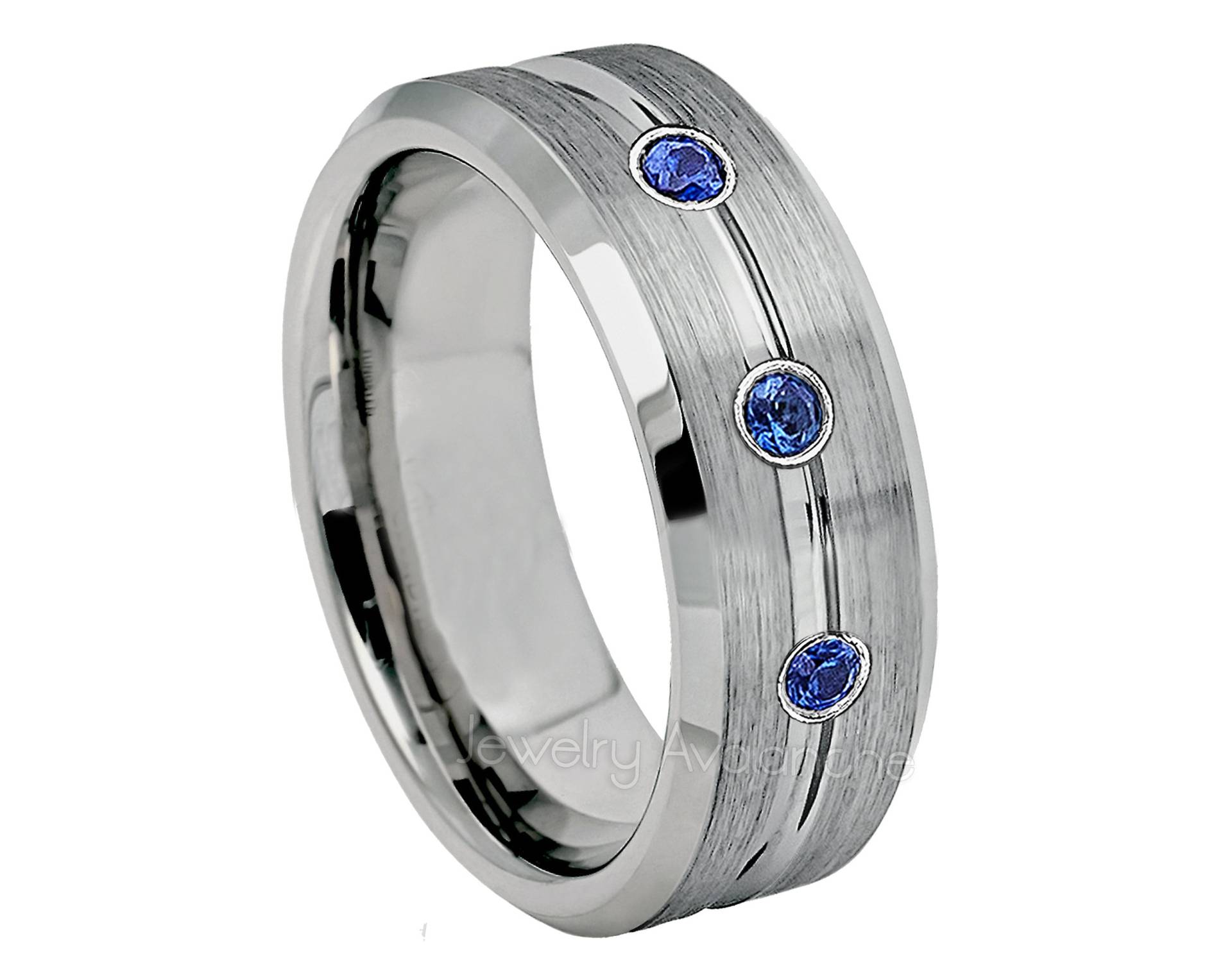 3-stein Saphir Wolfram Ring, 9 Mm Gebürstet Gerillt Mitte Wolframcarbid Ehering, Abgeschrägter Comfort Fit Wolframring Tn141Bs von JewelryAvalanche