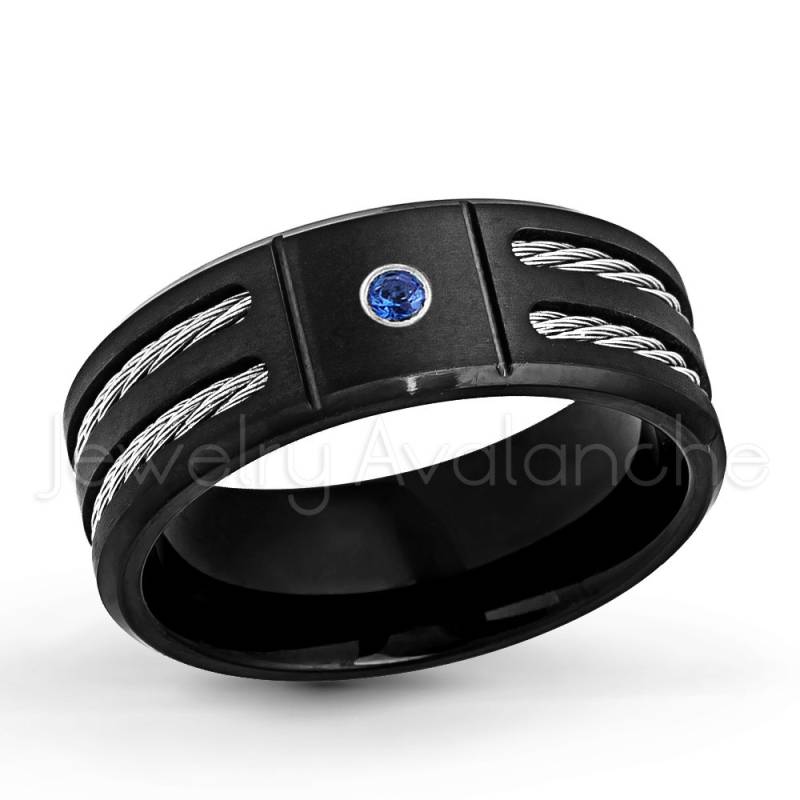 Herren 0.07Ctw Blauer Saphir Solitär-Titanring, Gebürstetes Finish Schwarz Ip Mit Doppelkabel-Akzent Comfort Fit Titanband, Tm553Sp von JewelryAvalanche