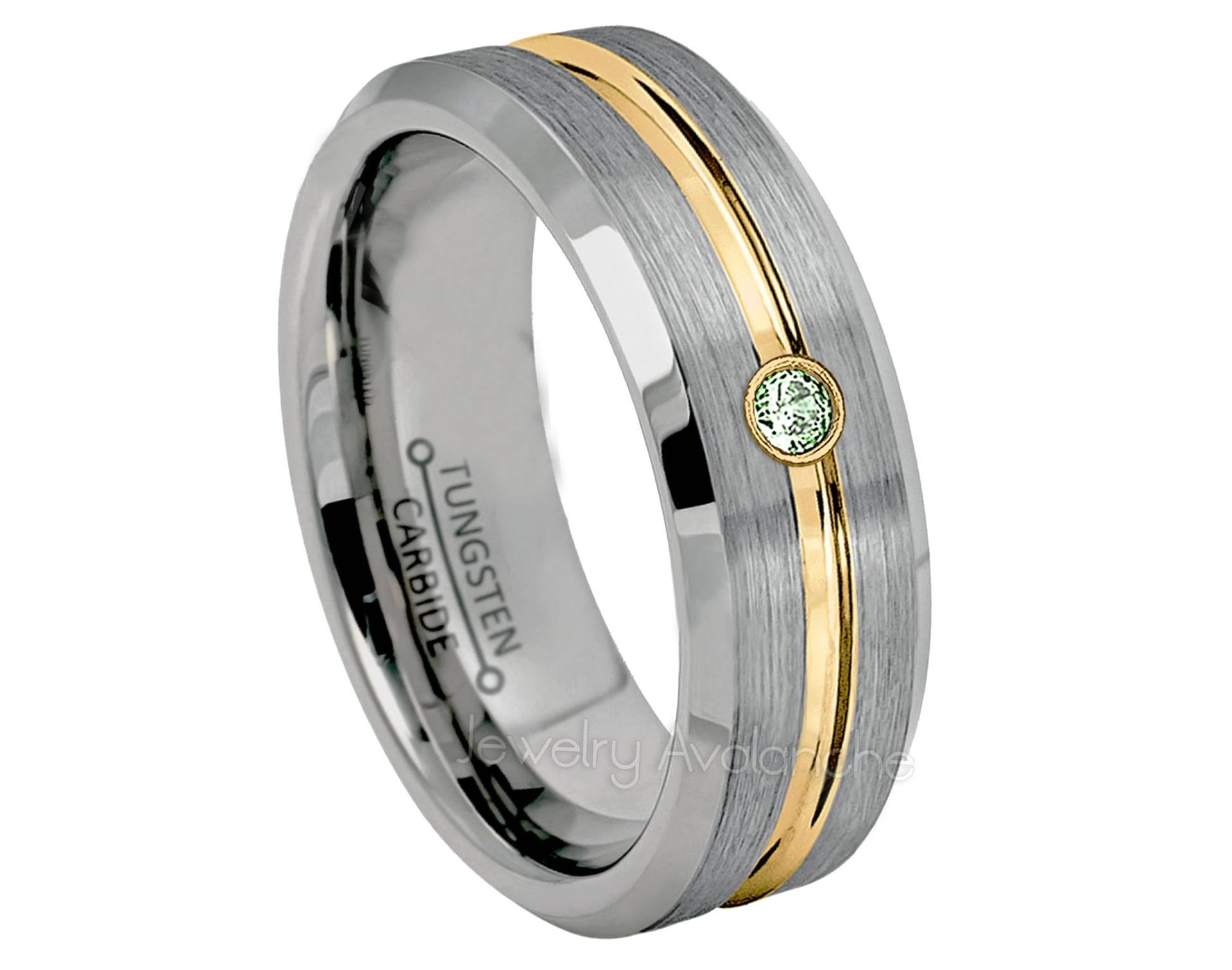 Wolfram Ehering 0, 07Ct, Peridot Geburtsstein Ring Wolframcarbid Jubiläumsband Band 7mm von JewelryAvalanche